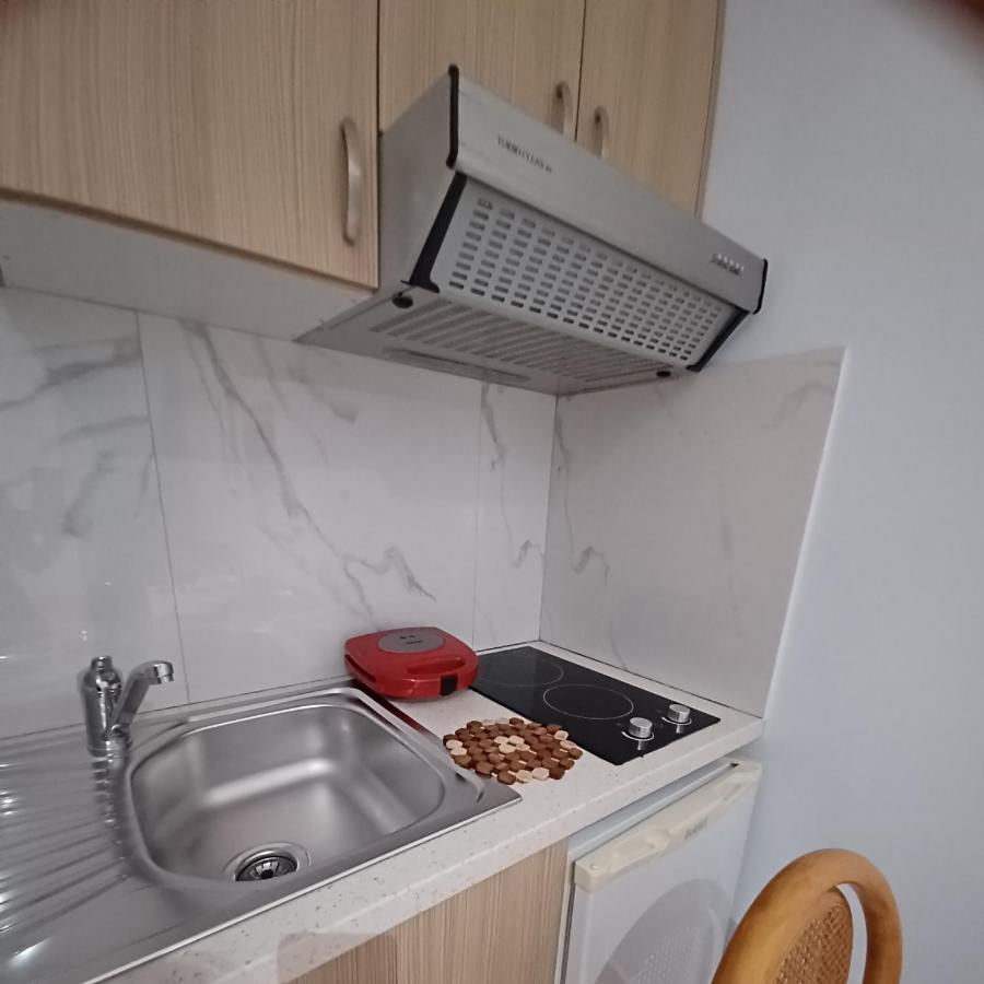 Arileo Hotel Himarë Værelse billede