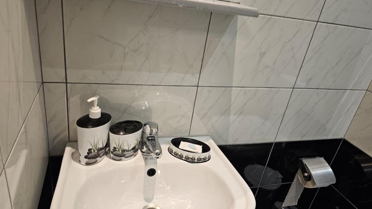 Arileo Hotel Himarë Eksteriør billede