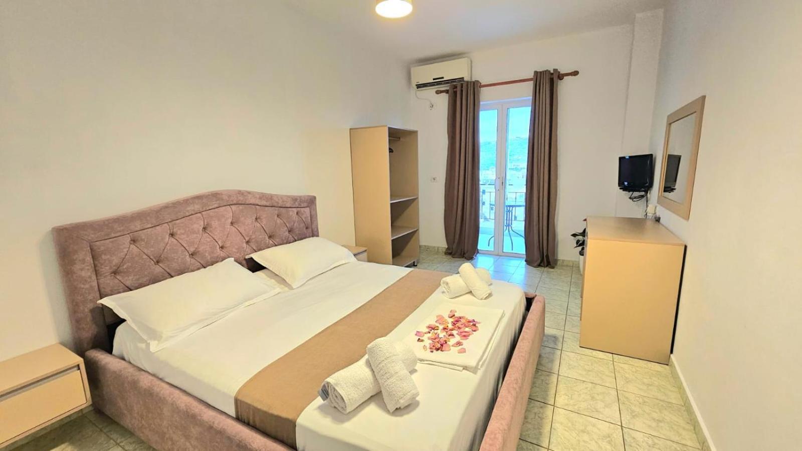 Arileo Hotel Himarë Eksteriør billede